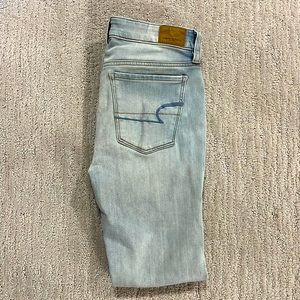 American Eagle “Super Stretch” size 2 jeans in nearly-new condition